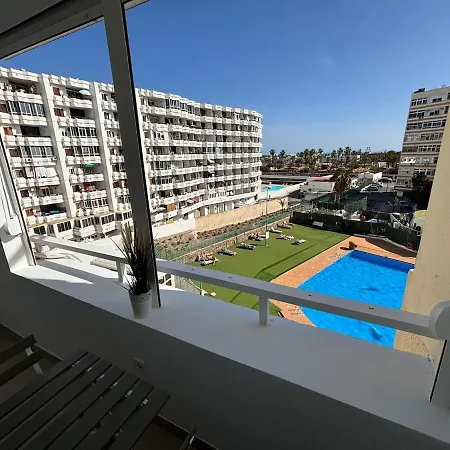 Modern With Pool And Balcony Apartment