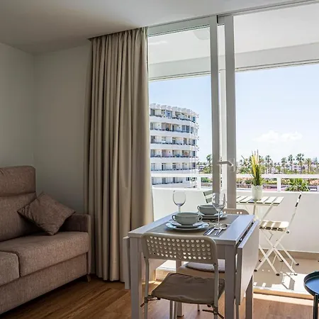 Apartment Modern With Pool And Balcony *